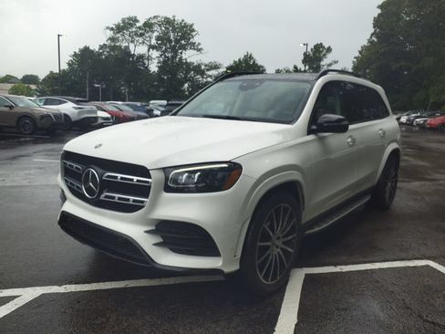 Used 2023 Mercedes-Benz GLS 450 4MATIC image 3