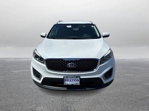 Used 2017 Kia Sorento FWD w/ LX Convenience Package image 4