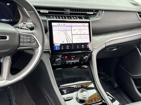 Used 2021 Jeep Grand Cherokee L Limited image 3