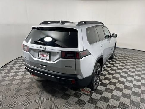 Used 2026 Jeep Cherokee Laredo AWD/4WD image 7