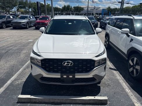 Used 2023 Hyundai Santa Fe SEL image 2