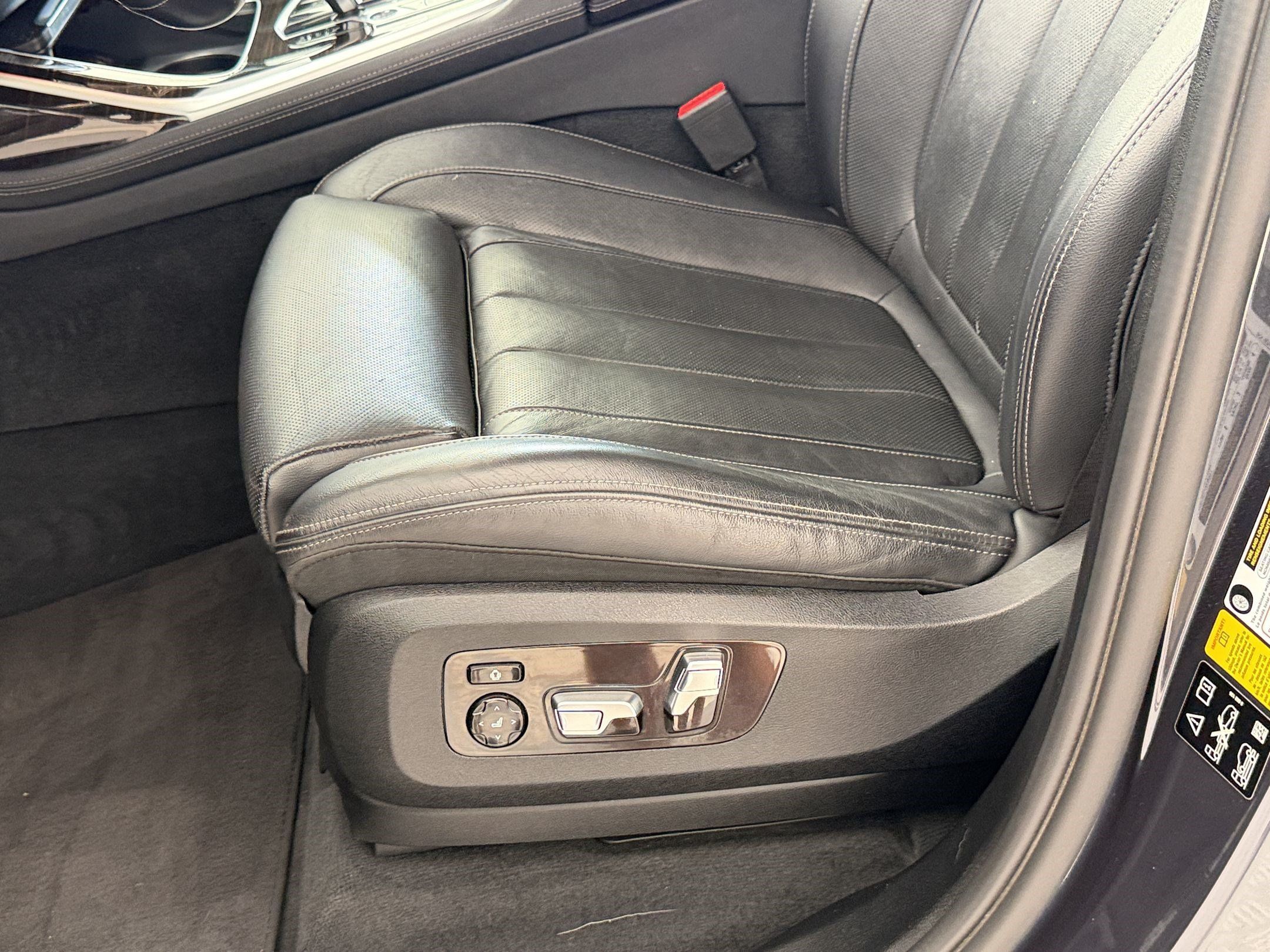 Used 2021 BMW X7 M50i w/ Executive Package AWD/4WD image 15
