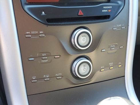 Used 2014 Ford Edge SEL w/ Equipment Group 205A AWD/4WD image 17