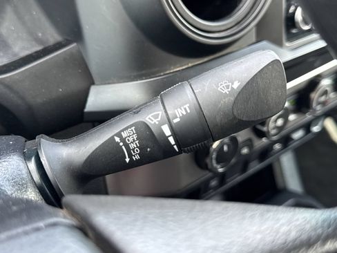 Used 2020 Toyota Tacoma SR AWD/4WD image 16