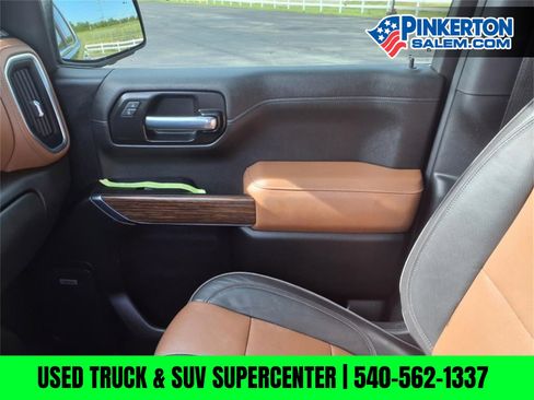 Used 2022 Chevrolet Silverado 1500 High Country w/ Technology Package image 28