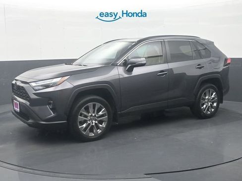 Used 2022 Toyota RAV4 XLE Premium FWD image 4