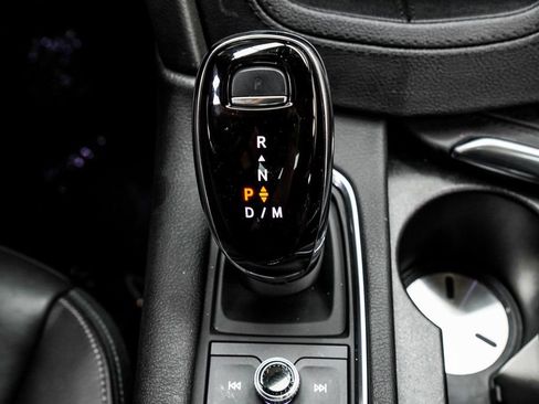 Used 2025 Cadillac XT6 Premium Luxury image 22