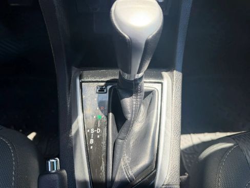 Used 2018 Toyota Corolla LE FWD image 15