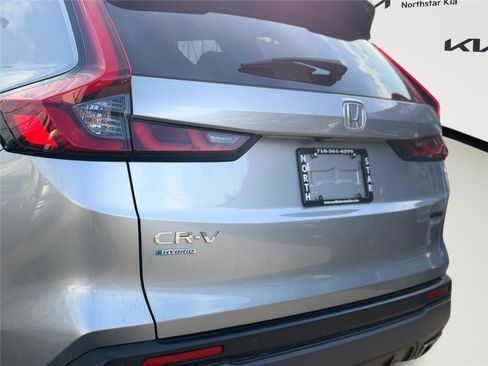 Used 2024 Honda CR-V Sport Touring image 4