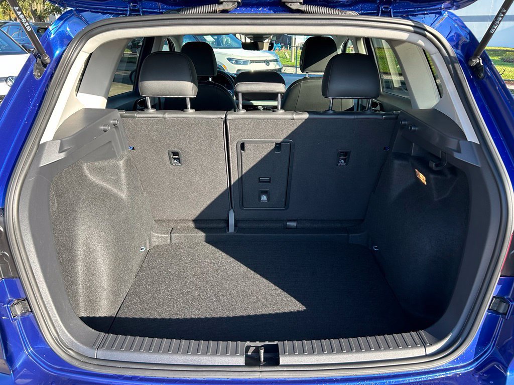 Certified 2023 Volkswagen Taos SE FWD image 45