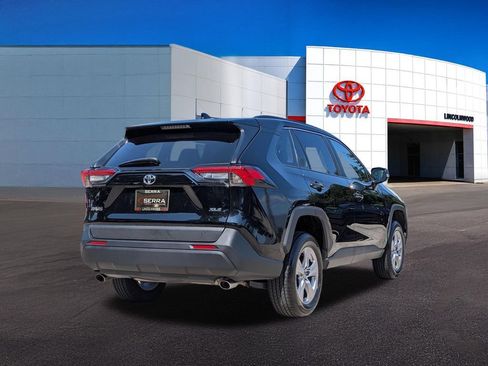 Used 2025 Toyota RAV4 XLE FWD image 10