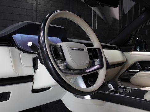 Used 2023 Land Rover Range Rover SE image 29