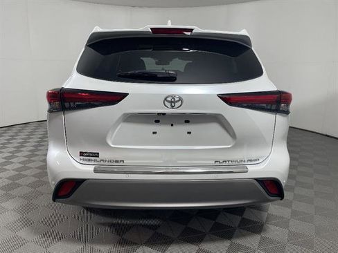 Used 2023 Toyota Highlander Platinum AWD/4WD image 6