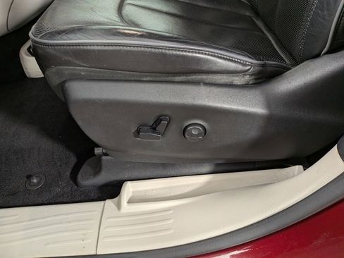 Used 2019 Chrysler Pacifica Limited image 18