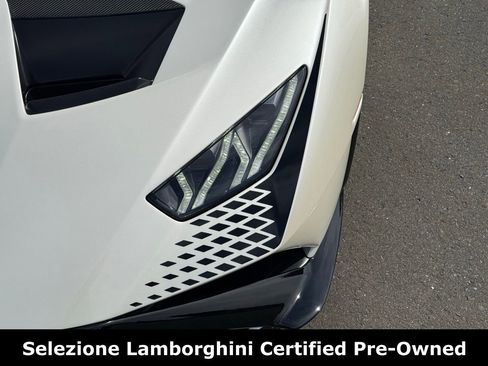 Used 2023 Lamborghini Huracan STO image 12
