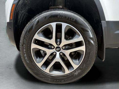 Used 2023 Land Rover Defender 90 S image 12