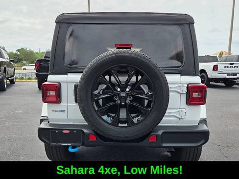 Used 2022 Jeep Wrangler Unlimited Sahara w/ Safety Group AWD/4WD image 6