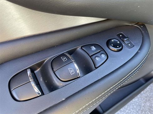 Used 2024 Nissan Murano SL image 17