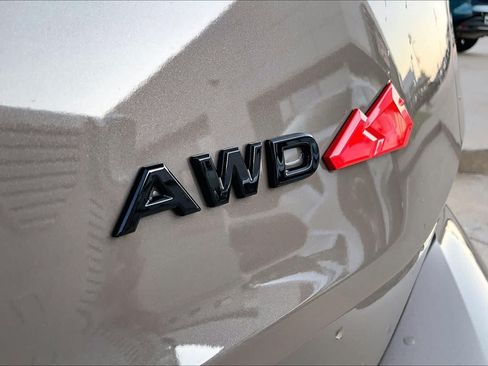 Certified 2025 Nissan Rogue SV AWD/4WD image 9