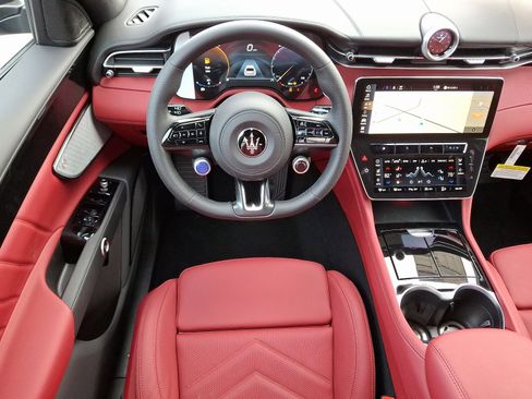 New 2025 Maserati Grecale Modena image 7