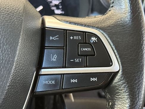 Certified 2024 Toyota Sienna XLE FWD image 25