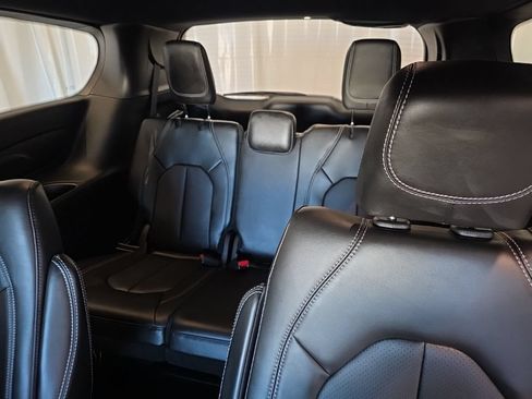 New 2026 Chrysler Pacifica Select AWD/4WD image 11