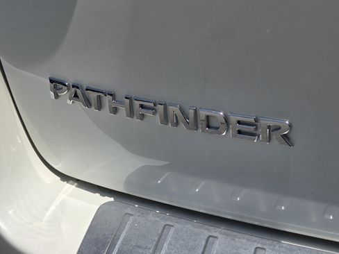 Used 2020 Nissan Pathfinder SV AWD/4WD image 32