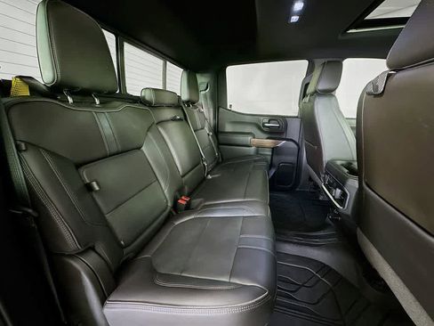 Used 2019 Chevrolet Silverado 1500 High Country w/ Technology Package image 32