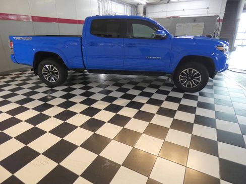 Used 2020 Toyota Tacoma 4x4 Double Cab image 4