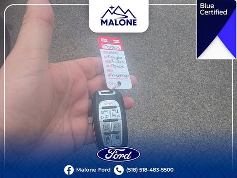 Used 2023 Chrysler Pacifica Touring-L FWD image 20