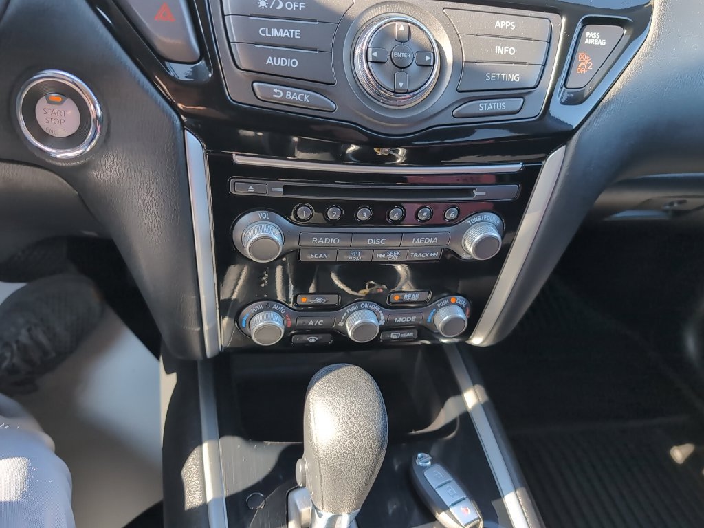 Used 2017 Nissan Pathfinder S AWD/4WD image 22