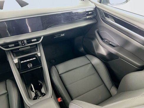 New 2026 Porsche Macan 4 Electric AWD/4WD image 26
