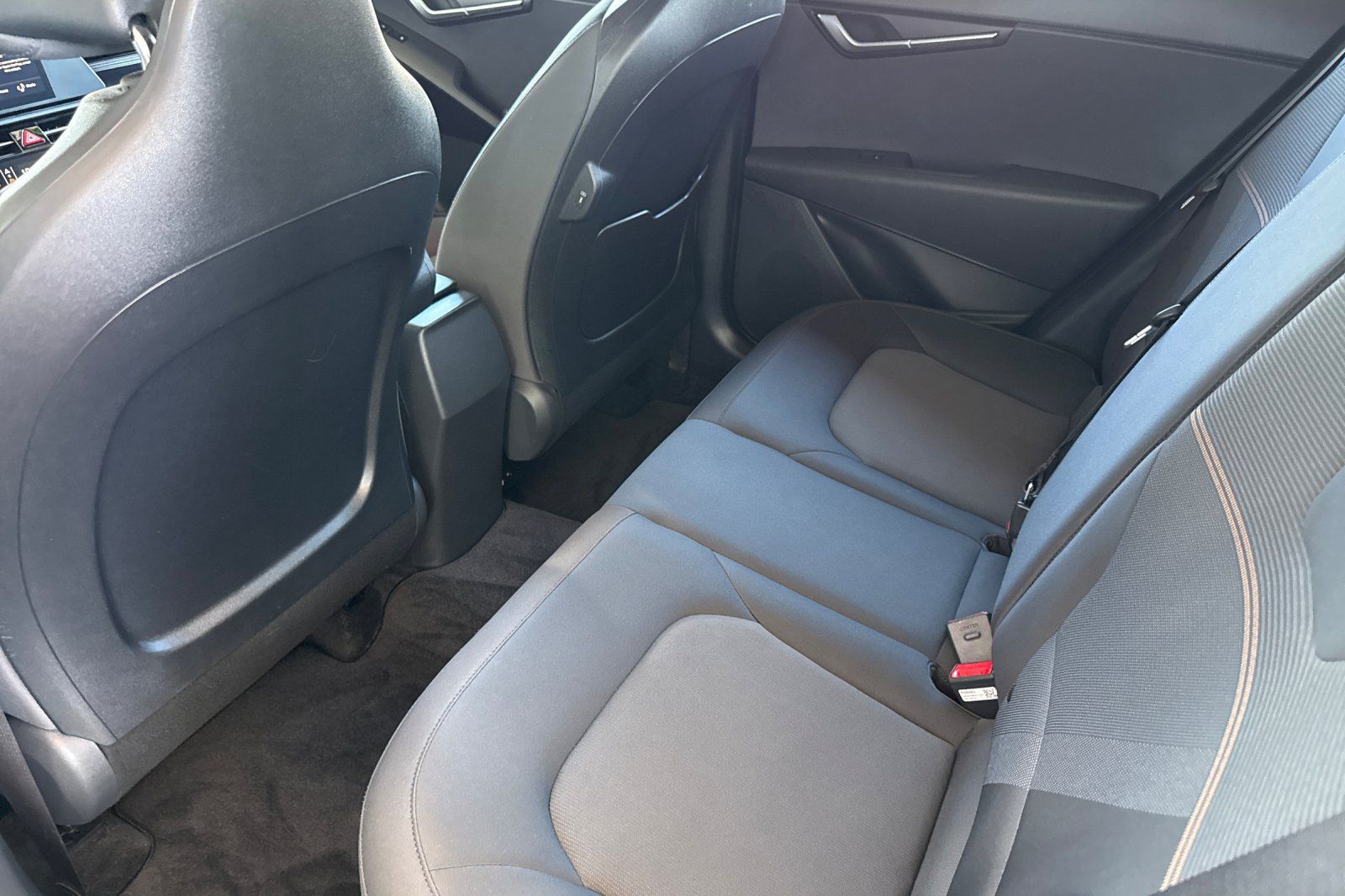 Used 2025 Kia Niro LX FWD image 12