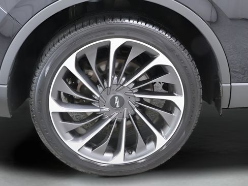 Used 2025 Lincoln Aviator Reserve w/ Equipment Group 201A AWD/4WD image 36