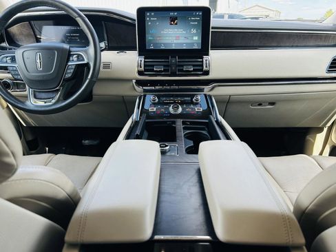 Used 2021 Lincoln Navigator Reserve w/ Luxury Package AWD/4WD image 32