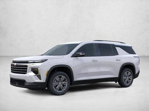 New 2025 Chevrolet Traverse LT w/ Driver Confidence Package image 2