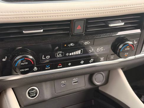Certified 2023 Nissan Rogue SL w/ SL Premium Package FWD image 25