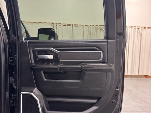 Used 2020 RAM 2500 Laramie w/ Night Edition image 35