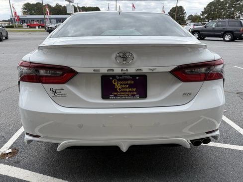 Used 2021 Toyota Camry SE image 10