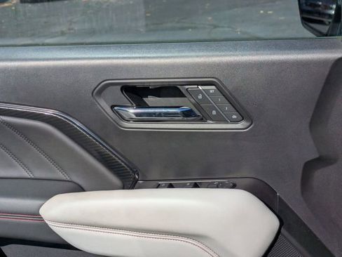 Used 2023 GMC Canyon AT4X image 10