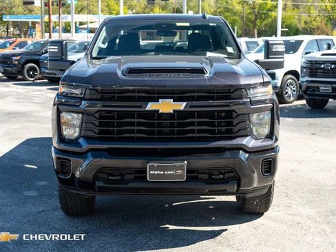 Used 2024 Chevrolet Silverado 2500 Custom w/ Custom Convenience Package image 2