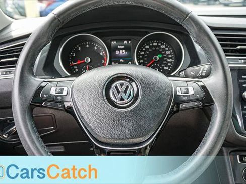Used 2020 Volkswagen Tiguan SE w/ Panoramic Sunroof Package FWD image 22