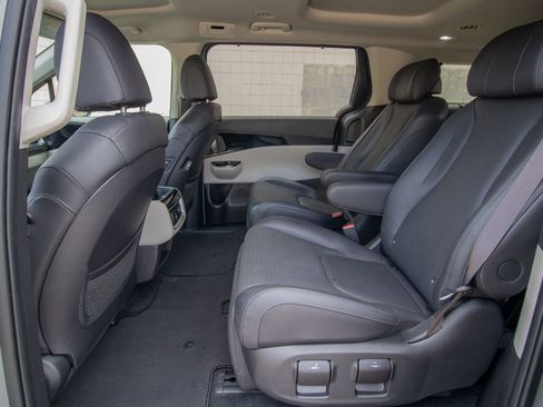 Used 2024 Kia Carnival SX Prestige image 20