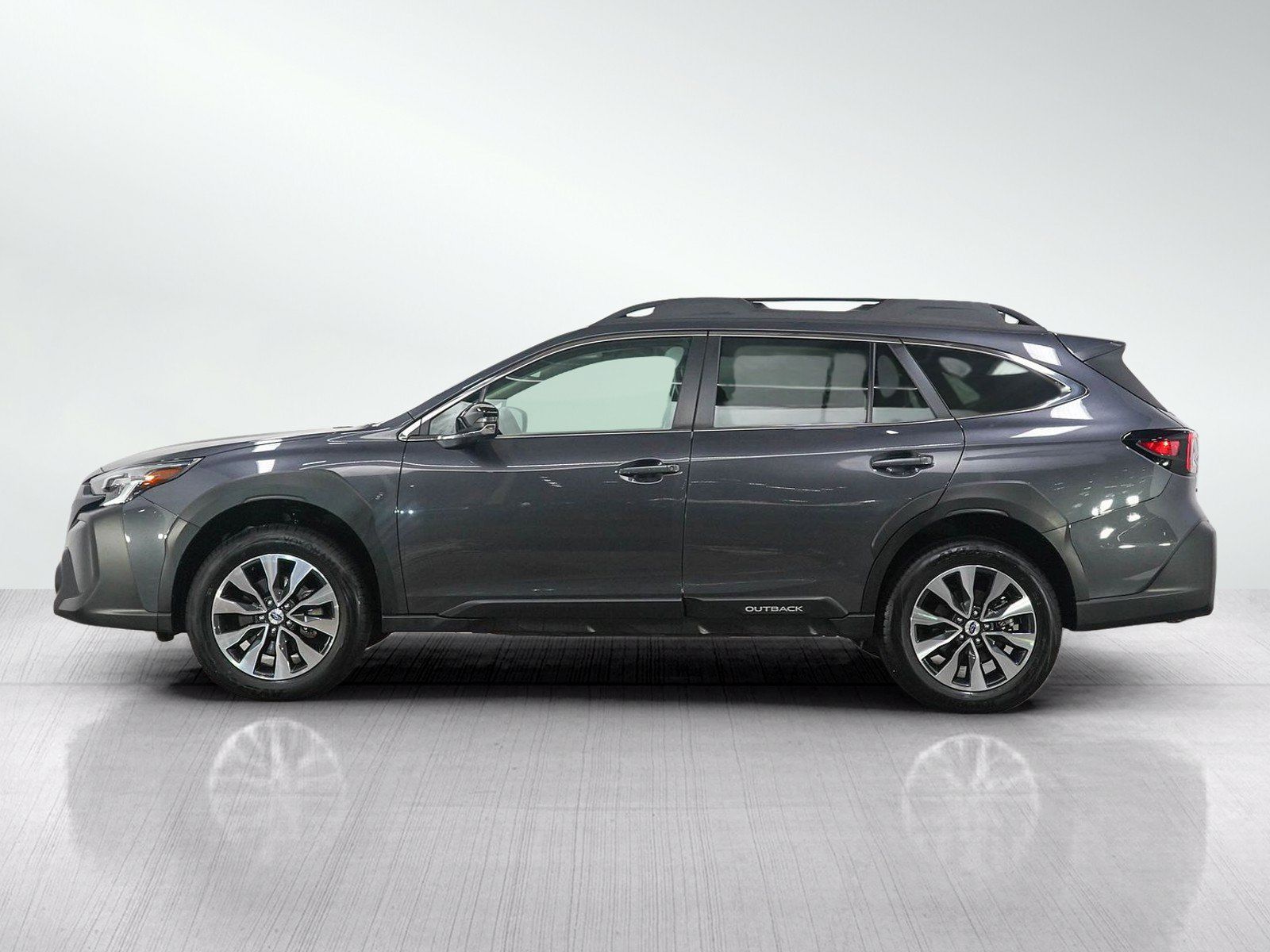 Used 2024 Subaru Outback Limited AWD/4WD image 2