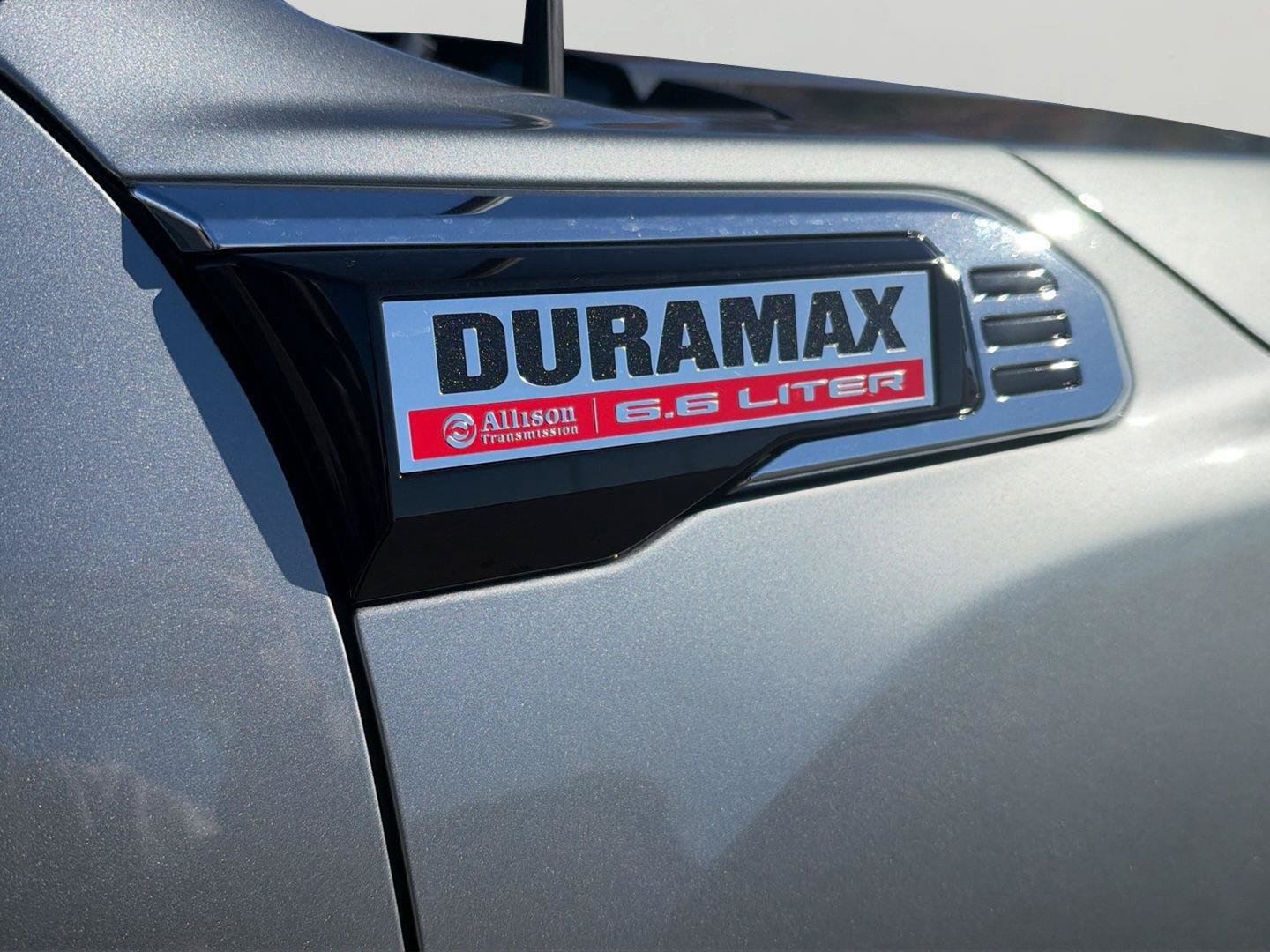 Used 2025 GMC Sierra 2500 Denali w/ Technology Package AWD/4WD image 9
