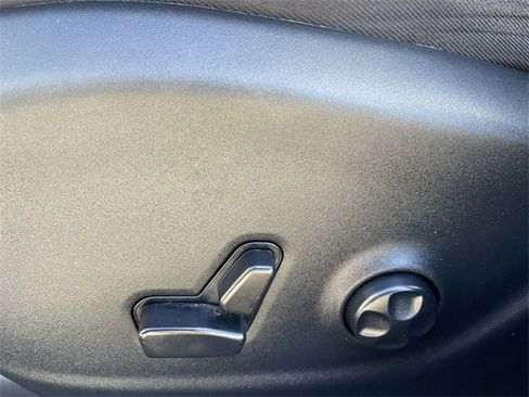 Used 2019 Jeep Cherokee High Altitude image 24