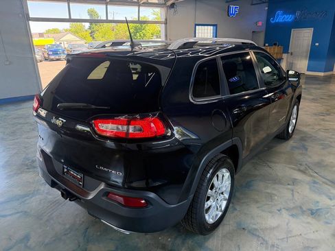 Used 2016 Jeep Cherokee Limited w/ Luxury Group AWD/4WD image 9