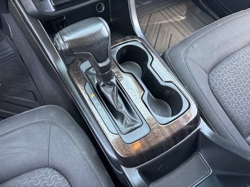 Used 2020 GMC Canyon SLE w/ Elevation Edition RWD image 25