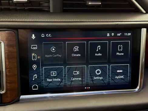 Used 2023 GMC Yukon Denali Ultimate AWD/4WD image 16