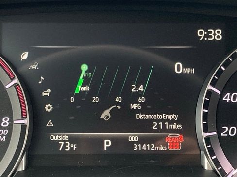 Used 2025 Toyota Highlander LE image 16